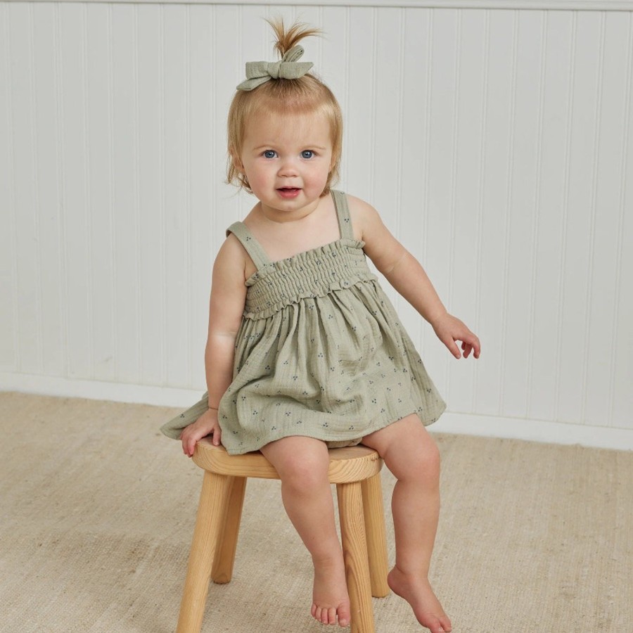 Wear Quincy Mae | Quincy Mae Smocked Top + Bloomer Set, Dotty | Mellow