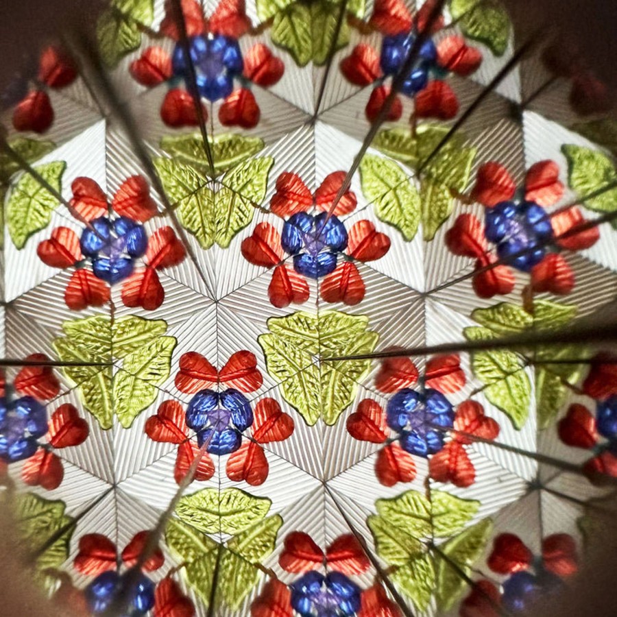 Play Konges Slojd | Konges Slojd Kaleidoscope | Mellow